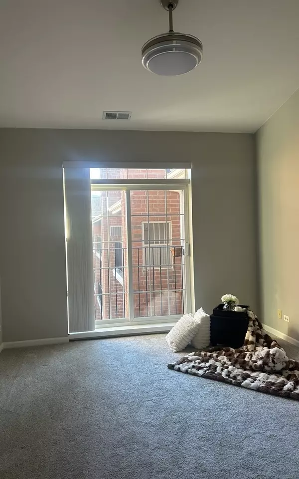 St. Charles, IL 60174,91 Hunt Club DR #91