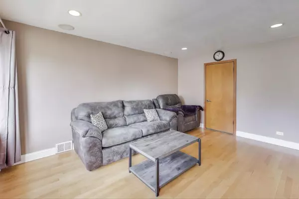 Chicago, IL 60634,3625 N Overhill AVE