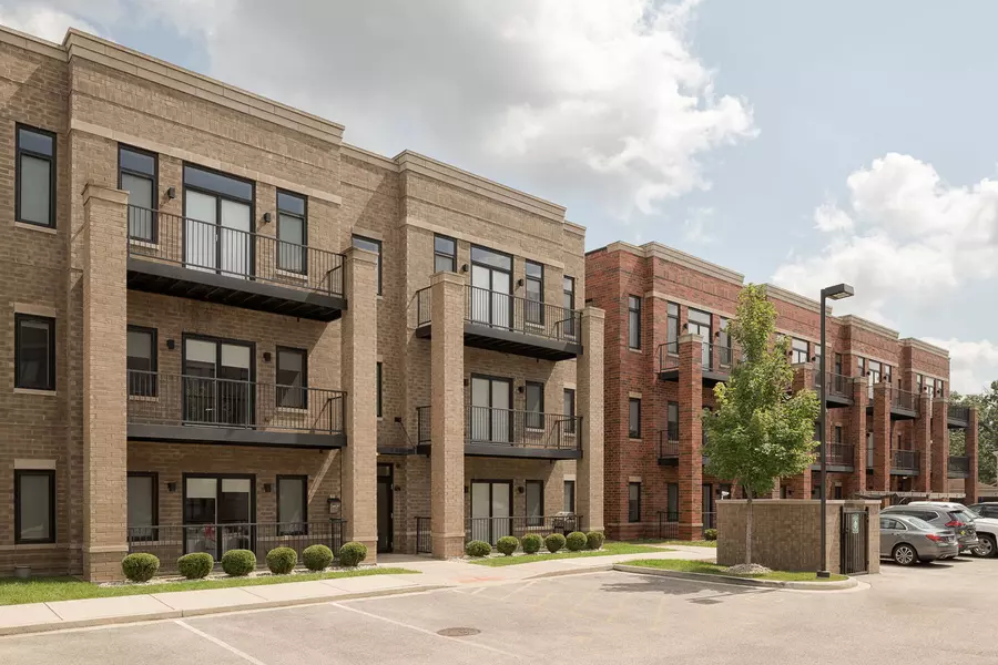 8467 GRAND AVE #104, River Grove, IL 60171