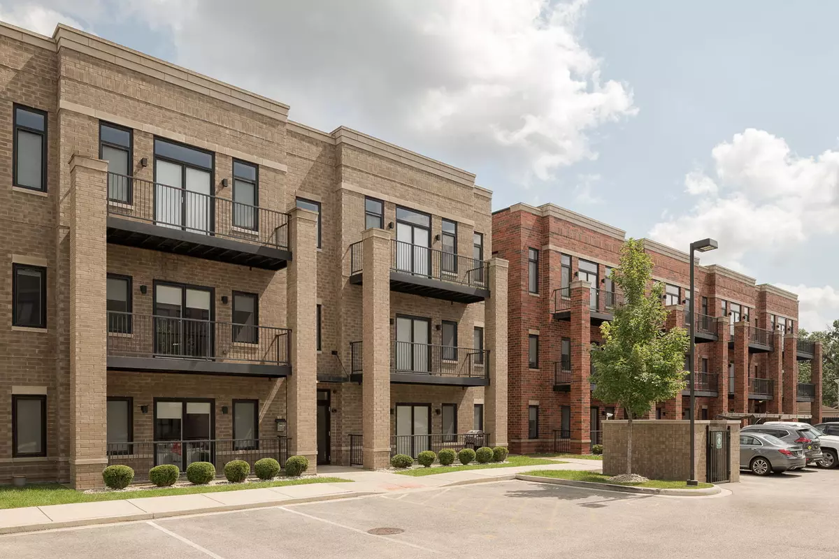 River Grove, IL 60171,8467 GRAND AVE #104