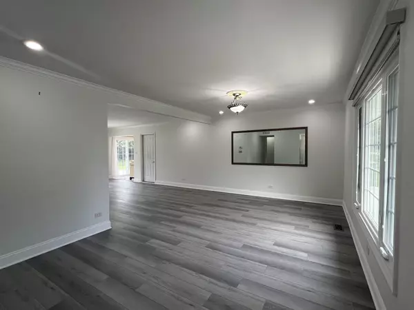 Hoffman Estates, IL 60169,1380 Rosedale LN