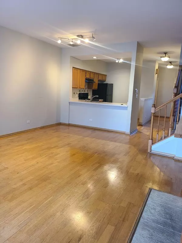 Lake In The Hills, IL 60156,100 Harvest Gate #100