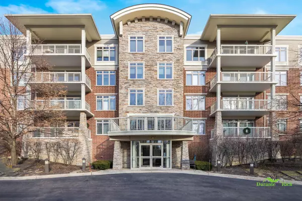 425 N BENJAMIN DR #205, Vernon Hills, IL 60061