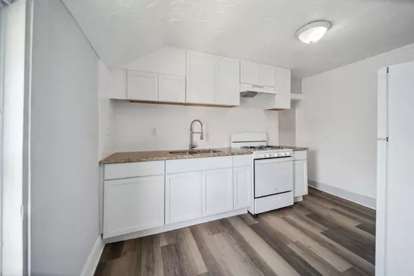 Joliet, IL 60433,132 Akin AVE #B