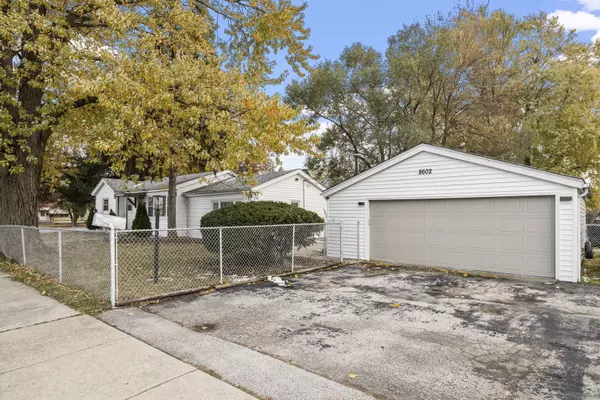 Burbank, IL 60459,8602 S Oak Park AVE