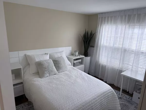 Aurora, IL 60502,2727 Borkshire LN