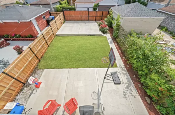 Chicago, IL 60639,1625 N McVicker AVE