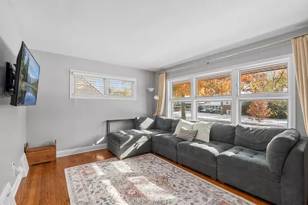 Homewood, IL 60430,18418 Clyde RD