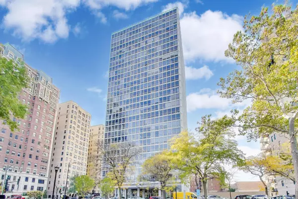 2400 N Lakeview AVE #310, Chicago, IL 60614