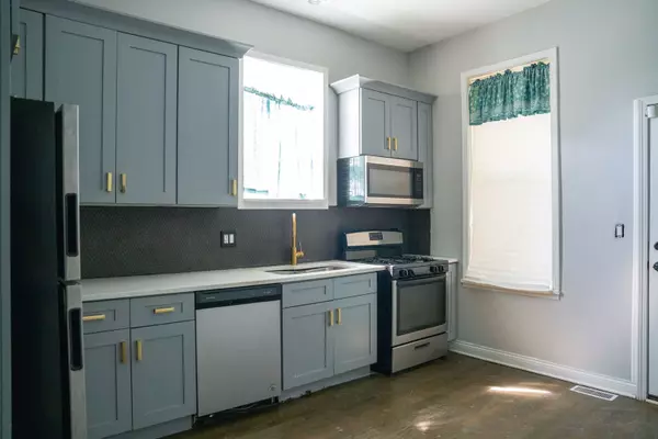 Chicago, IL 60637,5906 S CALUMET AVE