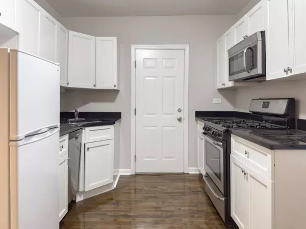 Chicago, IL 60660,5746 N Winthrop AVE #203