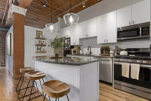 Chicago, IL 60654,550 N Kingsbury ST #316