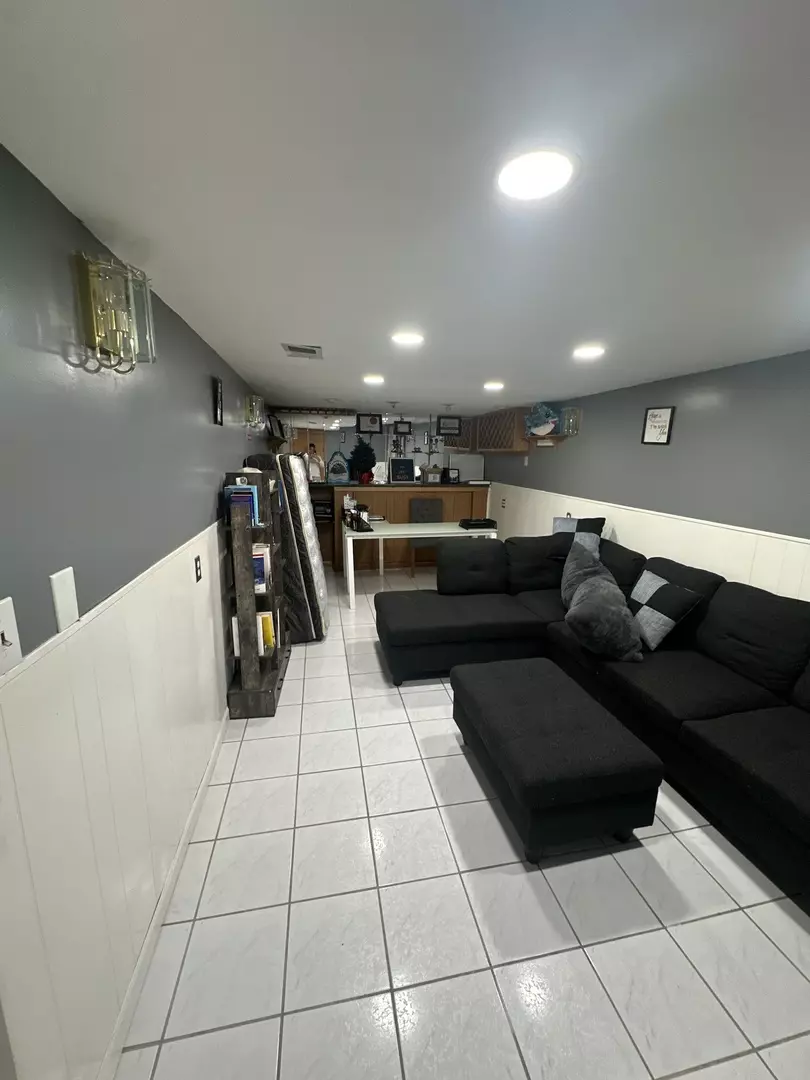 Chicago, IL 60638,5616 S Mayfield AVE #G