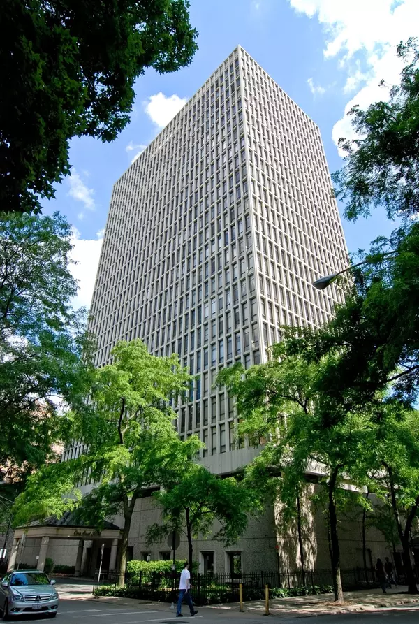 1 E Scott ST #1906, Chicago, IL 60610