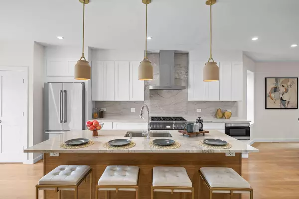 Chicago, IL 60625,4437 N Whipple ST