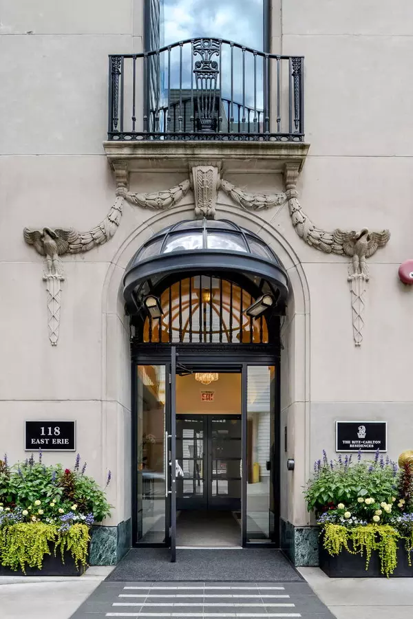 Chicago, IL 60611,118 E ERIE ST #28F