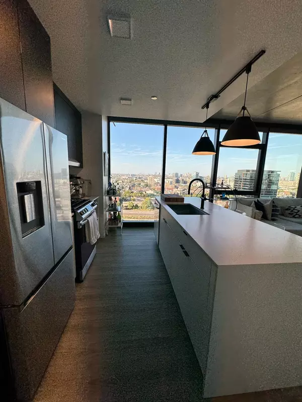 Chicago, IL 60607,225 N Elizabeth ST #1902