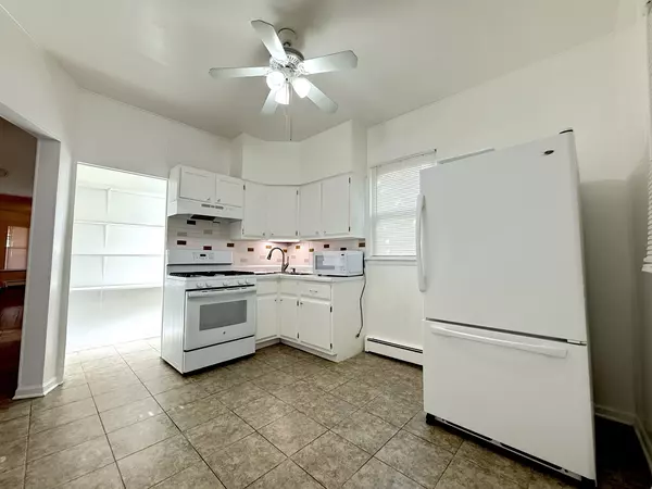 Chicago, IL 60647,2308 N MONTICELLO AVE #1