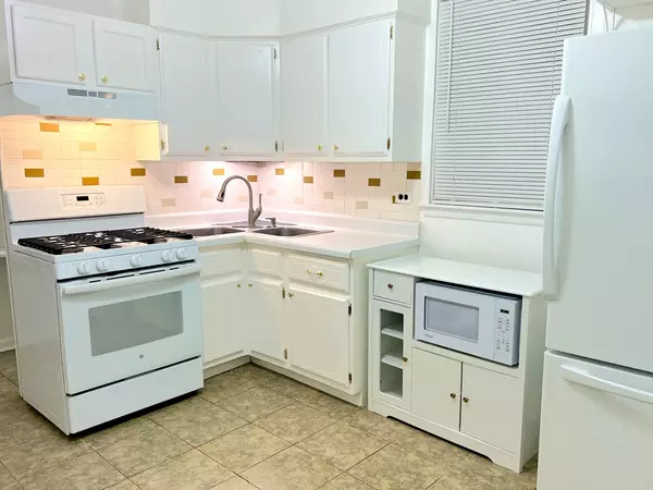 Chicago, IL 60647,2308 N MONTICELLO AVE #1