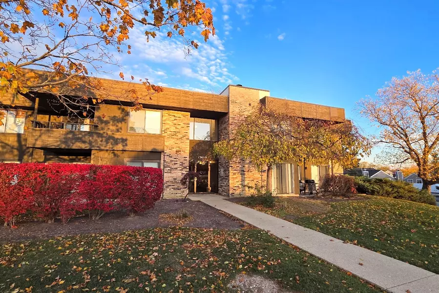 1365 N Sterling AVE #214D, Palatine, IL 60067