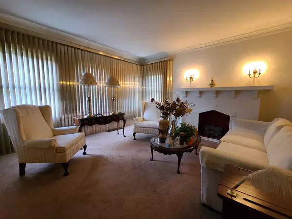 Chicago, IL 60617,8319 S Crandon AVE