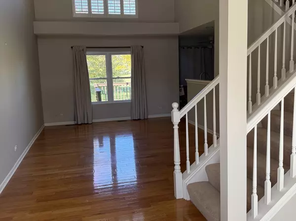 Geneva, IL 60134,2528 Heritage CT