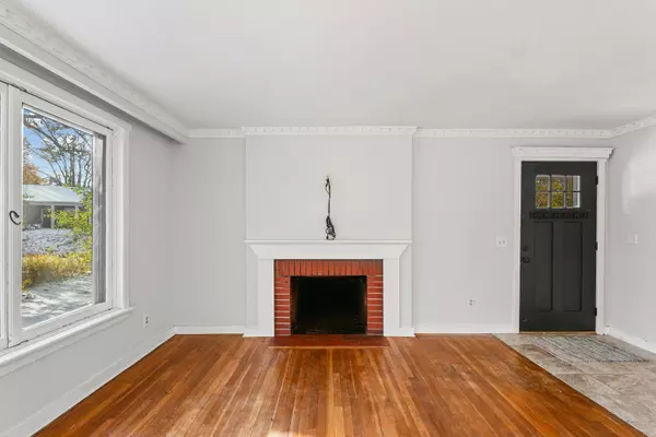 Champaign, IL 61821,302 Flora DR