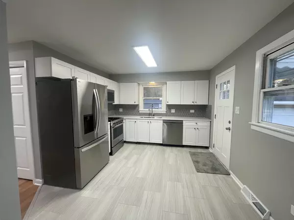 Darien, IL 60561,321 Janet AVE