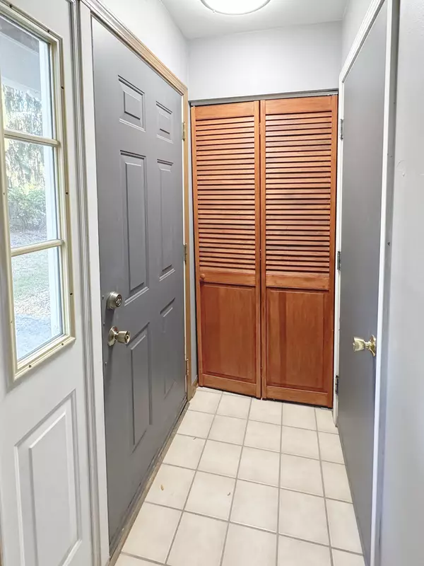 South Elgin, IL 60177,1236 Sandhurst LN #1236