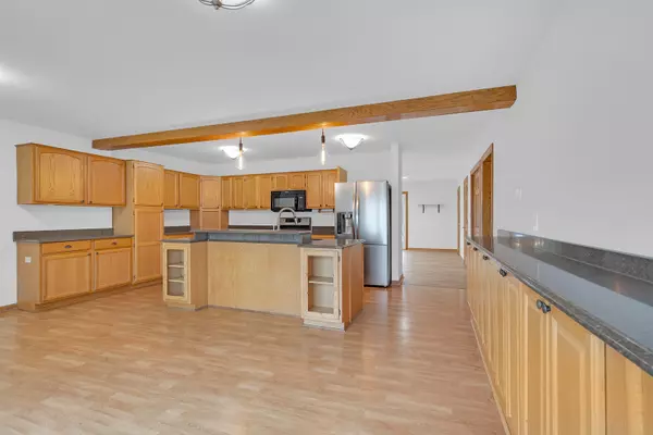 Wauconda, IL 60084,27514 N Forest Garden RD