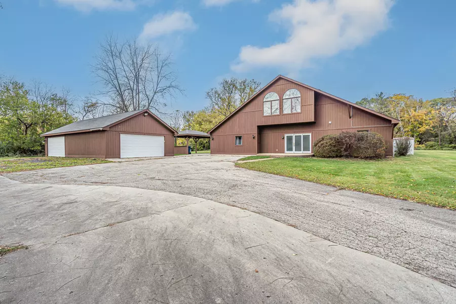27514 N Forest Garden RD, Wauconda, IL 60084
