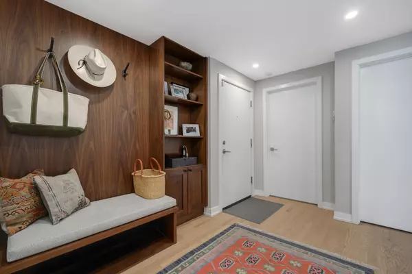 Chicago, IL 60607,850 W Adams ST #7C