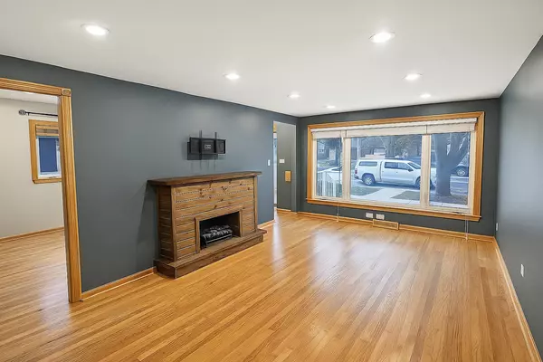 Chicago, IL 60638,5155 S Mobile AVE