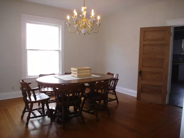 Dixon, IL 61021,1312 S Peoria AVE