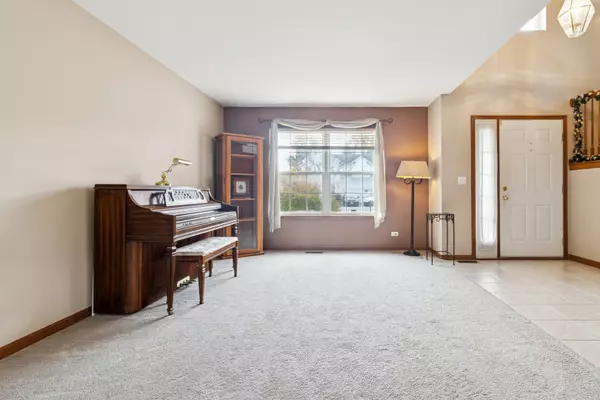 Lake In The Hills, IL 60156,4535 Heron DR