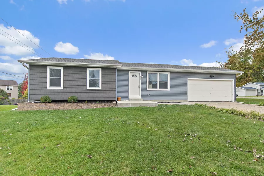 400 S Collins ST, South Elgin, IL 60177