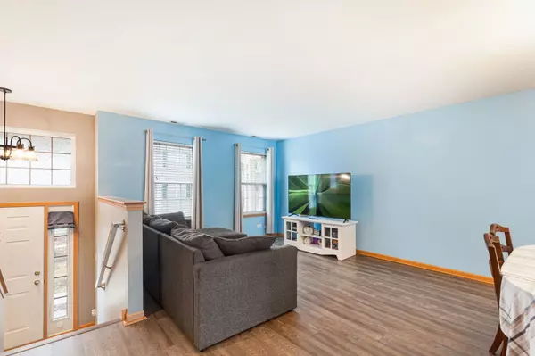 Pingree Grove, IL 60140,932 Clover LN