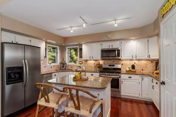 Crystal Lake, IL 60012,6112 Misty Pine CT