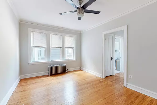 Chicago, IL 60612,3012 W Warren BLVD