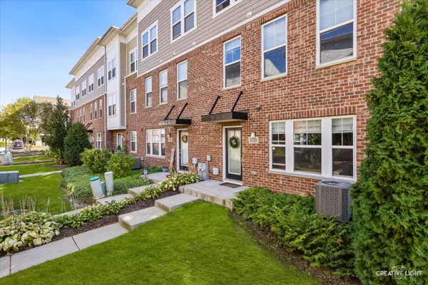 3570 Sawgrass DR, Woodridge, IL 60517