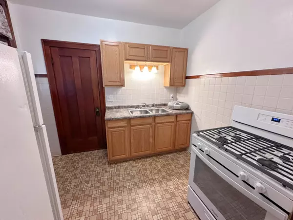 Chicago, IL 60641,3853 N Long AVE #1N