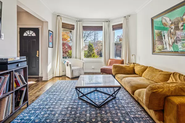 Chicago, IL 60618,3432 N Albany AVE