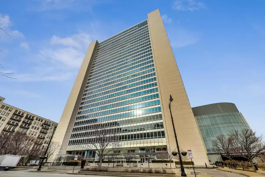 500 W Superior ST #1804, Chicago, IL 60654