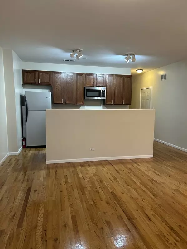 Chicago, IL 60653,3549 S King DR #2