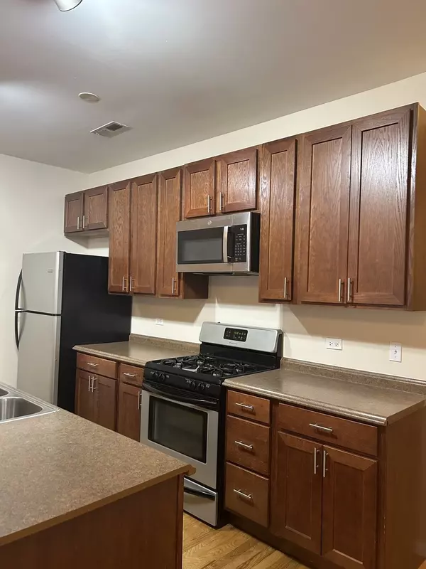 Chicago, IL 60653,3549 S King DR #2