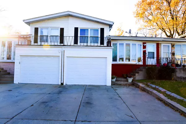 8904 ROBIN DR #0, Des Plaines, IL 60016