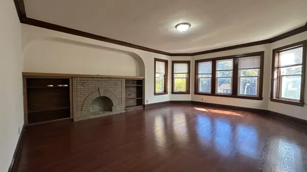 Chicago, IL 60625,5530 N ARTESIAN AVE #3