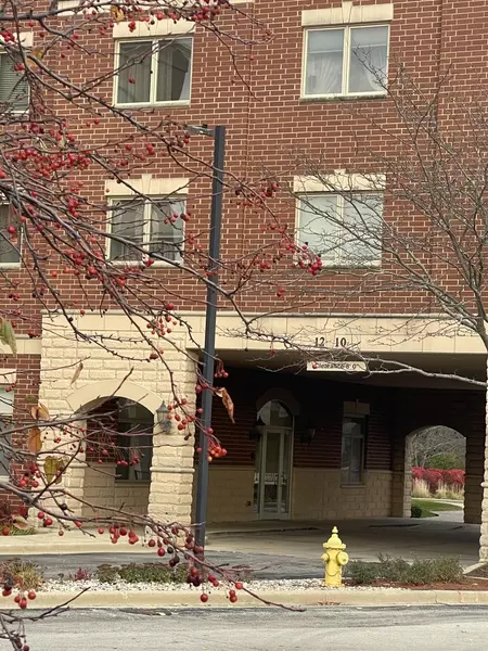 1210 N Foxdale DR #109, Addison, IL 60101