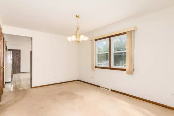 Park Ridge, IL 60068,1316 N Northwest HWY