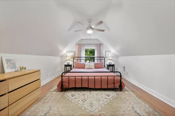 Evanston, IL 60202,220 Richmond ST